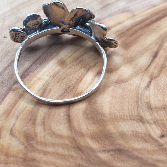 Silver flower ring - Picture 7 of 8